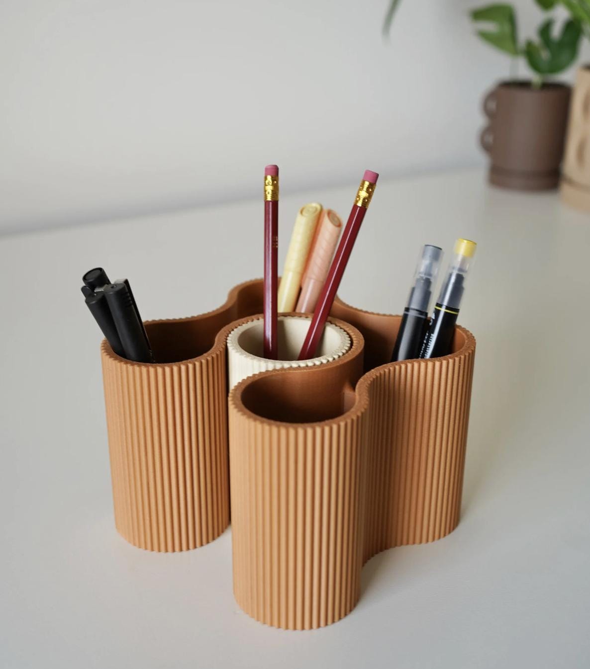 Minimalist Desk Organizer: Modern Pen Holder