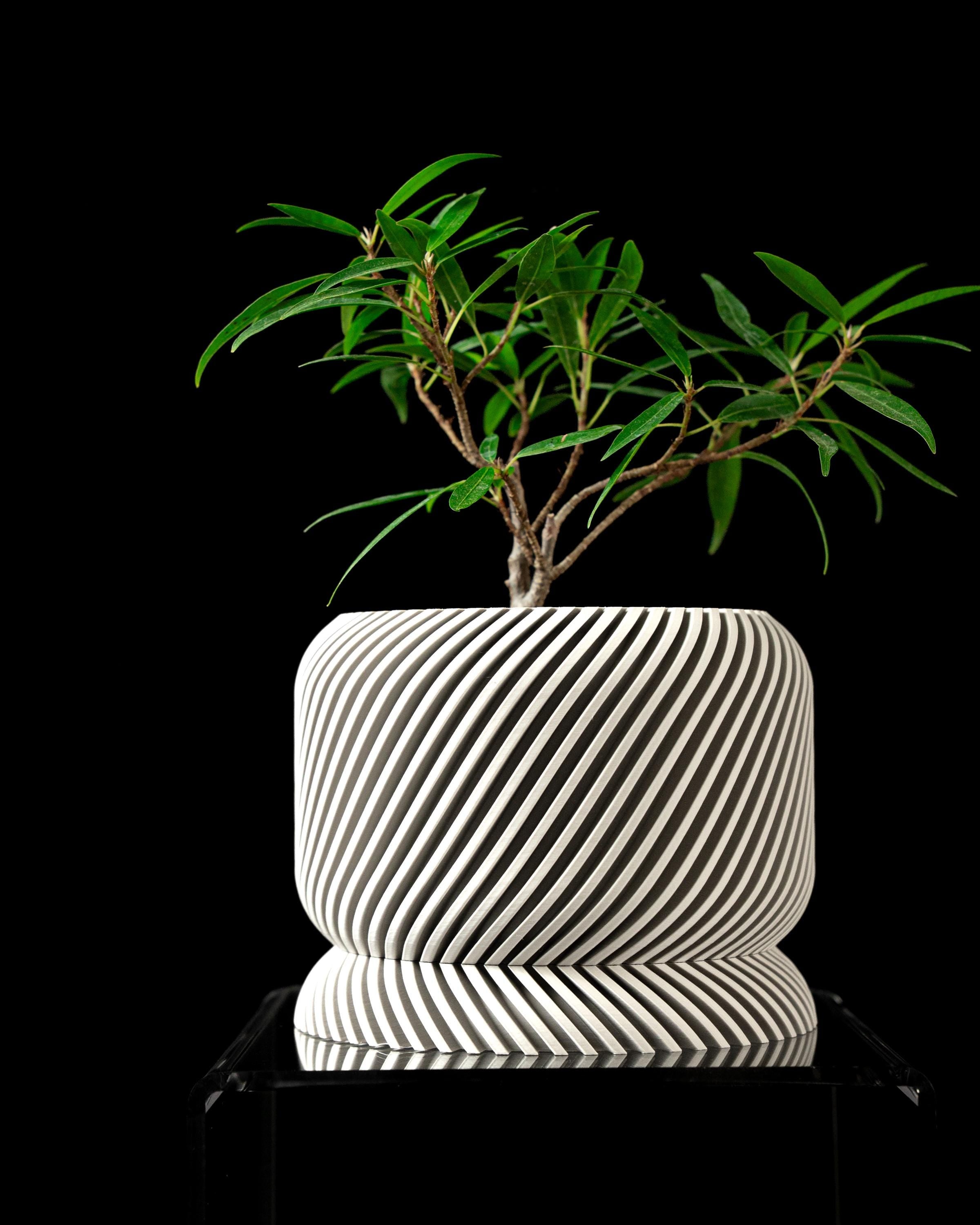 Slant Patterned Planter